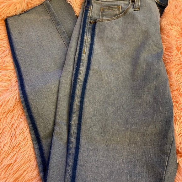 Universal Thread Jeans - Picture 3 of 3